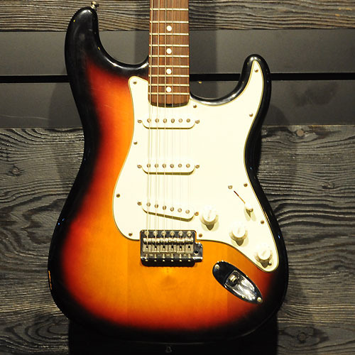[중고] Fender - Vintage Hot Rod &#039;62 Stratocaster Sunburst 2007&#039;