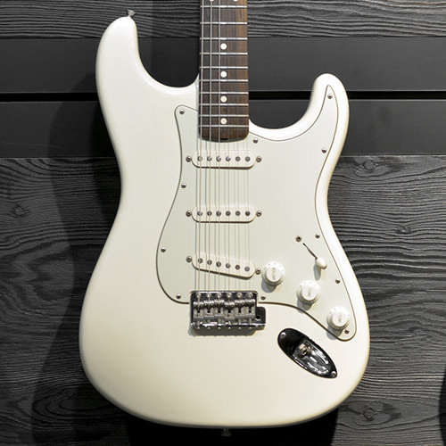 [중고] Fender Vintage Hot Rod &#039;62 Stratocaster Olympic White