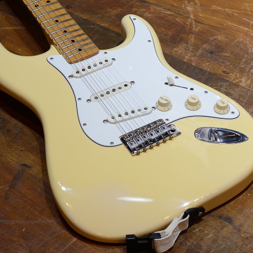 [중고] Fender Japan Yngwie Malmsteen Stratocaster ST71-140YM Yellow White  1994&#039;