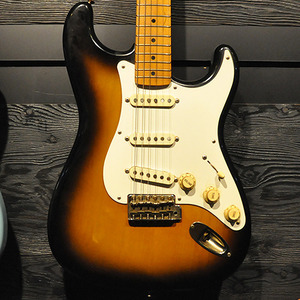 [중고] Fender Japan ST57-70