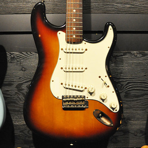 [중고] Fender Japan - Stratocaster 62&#039; Vintage Reissue 3ST (9706)
